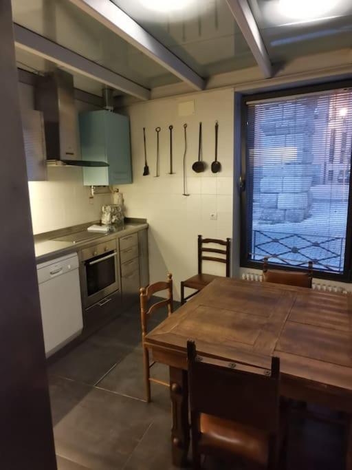 Villa Casa Bajo El Acueducto Con Plaza De Garaje à Ségovie Extérieur photo